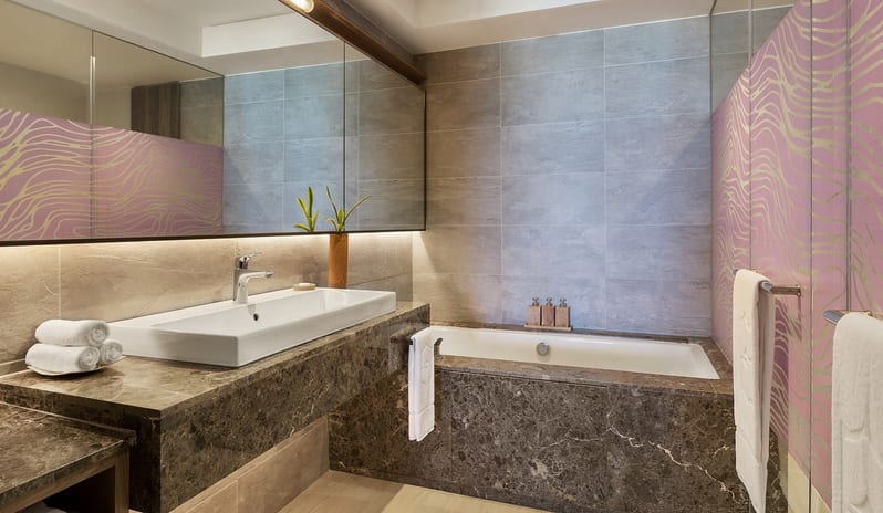 Coral Deluxe Ocean View Family Room 1